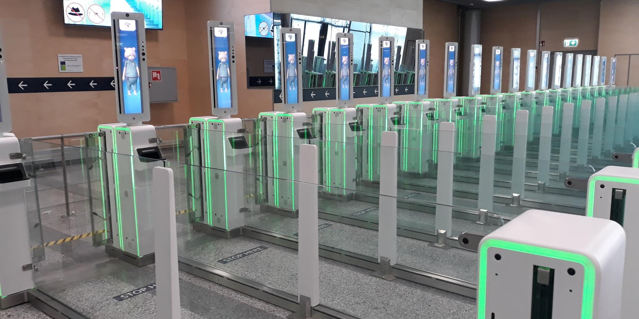 Finland_helsinki-airport-2064×1032